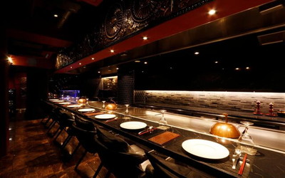 鉄板焼き あさひ/アサヒの店内1